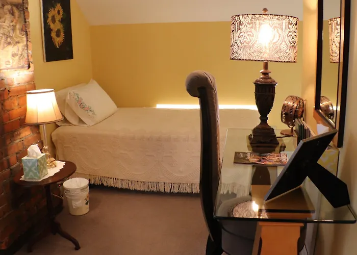 50 Lincoln Short North 4*