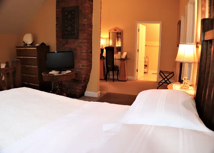 50 Lincoln Short North 4* Columbus
