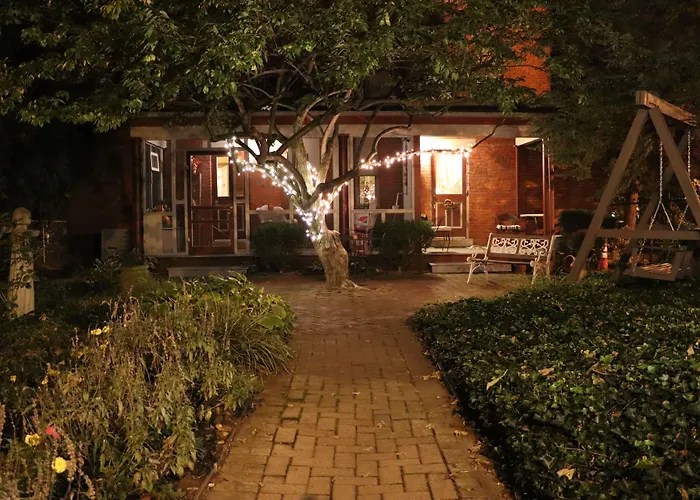 50 Lincoln Short North 4* Columbus