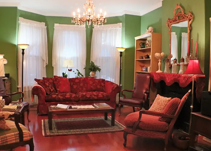 50 Lincoln Short North 4* Columbus